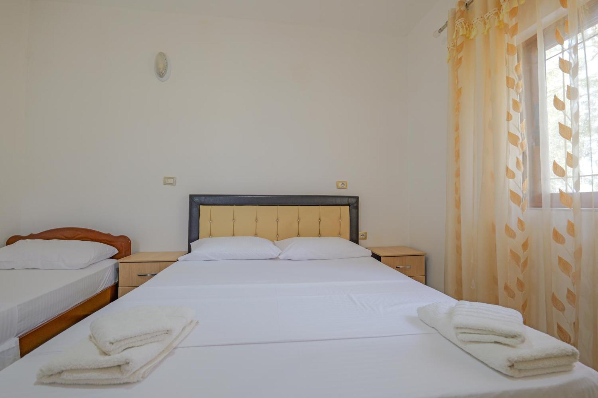 Brahimi Guest House Ksamil Exterior photo